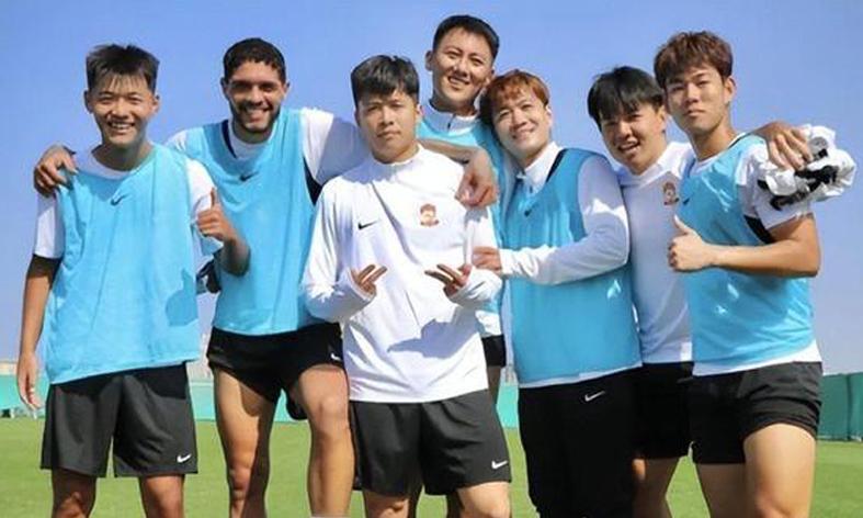 开云-海港三刘仅剩一个刘主任！1米86前锋驰援石家庄，首轮古9蓄力反戈